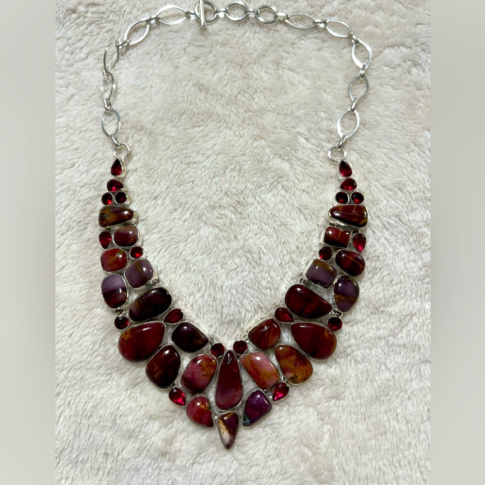 Burgundy red semi precious silver tones statement necklace